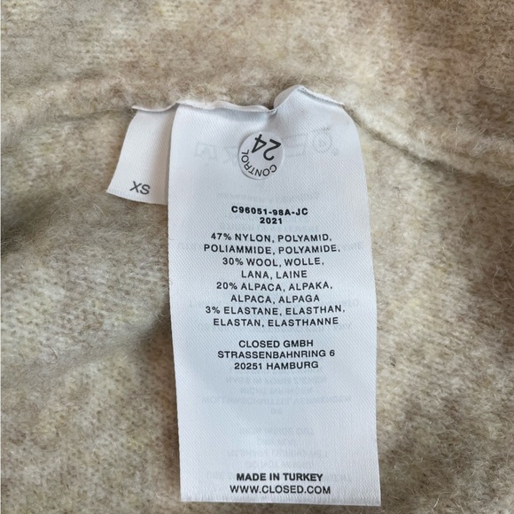 Closed alpaca oversized sweater cream and tan plaid size xs NWOT - Picture 7 of 8